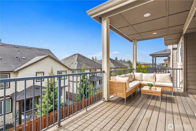 22977 SE 18th PL, Sammamish, WA 98075