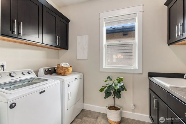 22977 SE 18th PL, Sammamish, WA 98075