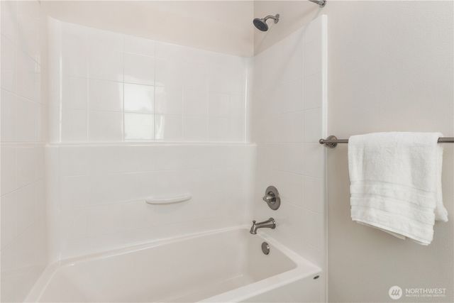 22977 SE 18th PL, Sammamish, WA 98075