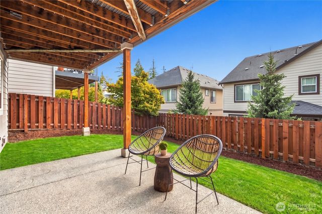 22977 SE 18th PL, Sammamish, WA 98075