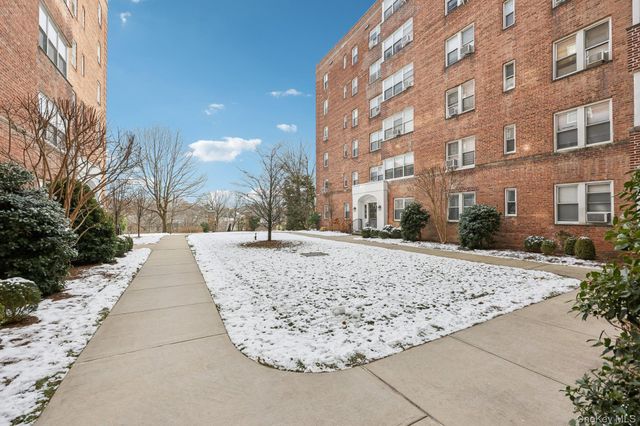 1 Bronxville Road 3S, Bronxville, NY 10708