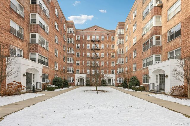 1 Bronxville Road 3S, Bronxville, NY 10708