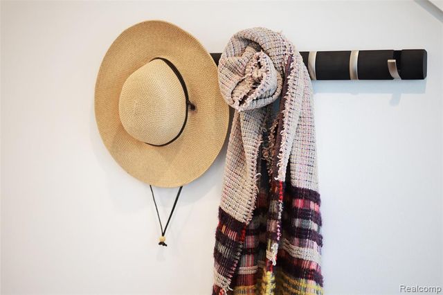 2814 John R Street, Detroit, MI 48201