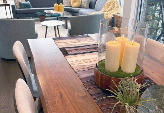 2814 John R Street, Detroit, MI 48201