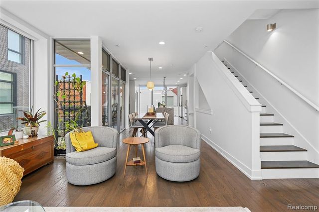 2814 John R Street, Detroit, MI 48201