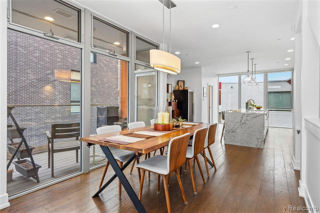 2814 John R Street, Detroit, MI 48201