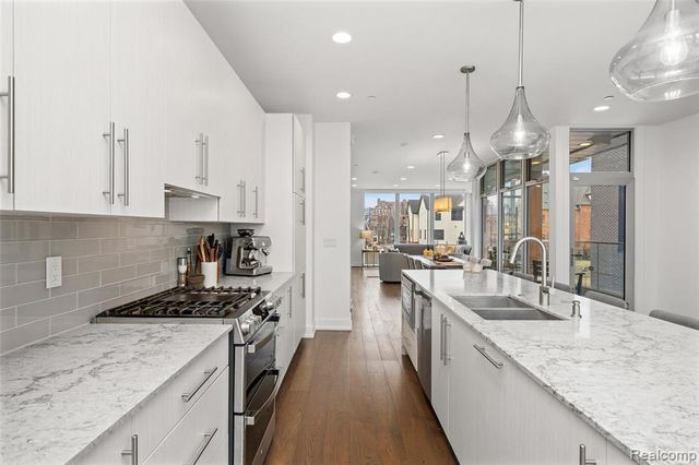 2814 John R Street, Detroit, MI 48201