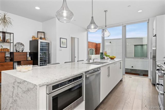 2814 John R Street, Detroit, MI 48201