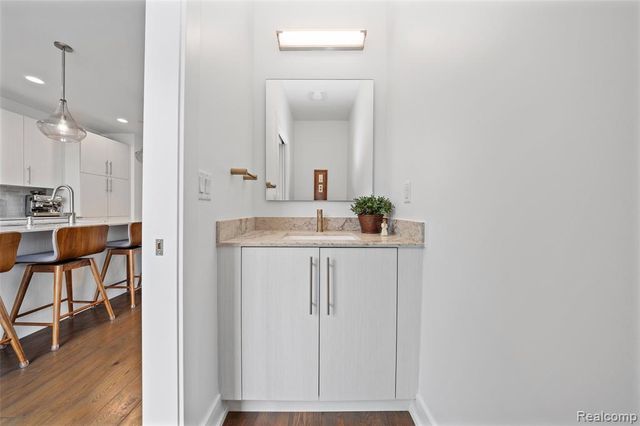 2814 John R Street, Detroit, MI 48201