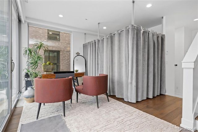 2814 John R Street, Detroit, MI 48201