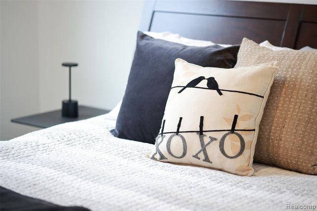 2814 John R Street, Detroit, MI 48201