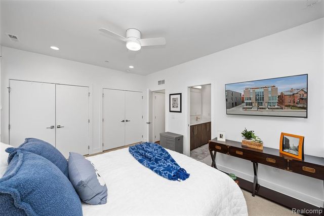 2814 John R Street, Detroit, MI 48201