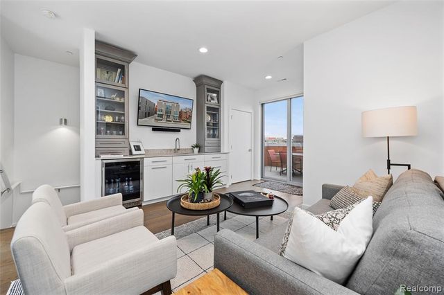 2814 John R Street, Detroit, MI 48201