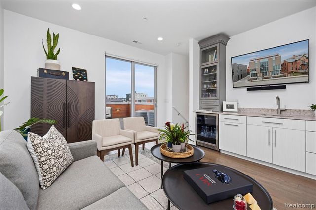 2814 John R Street, Detroit, MI 48201