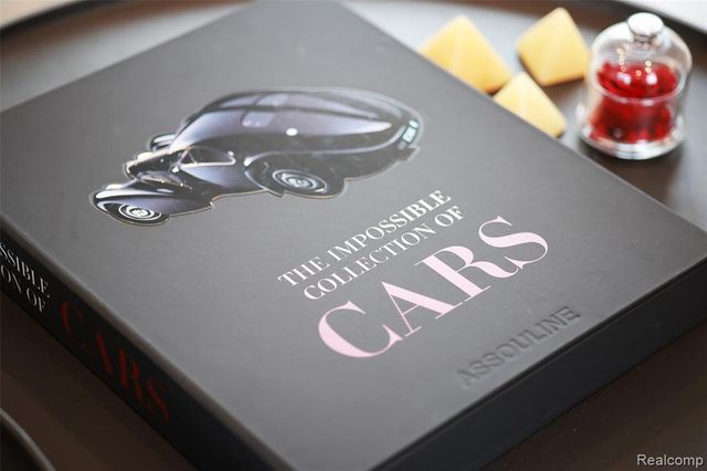 2814 John R Street, Detroit, MI 48201