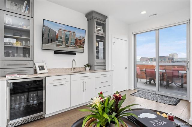 2814 John R Street, Detroit, MI 48201