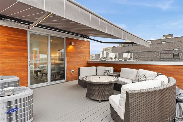 2814 John R Street, Detroit, MI 48201