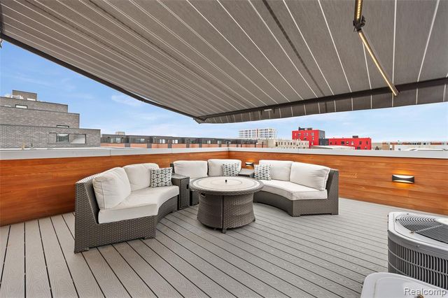 2814 John R Street, Detroit, MI 48201