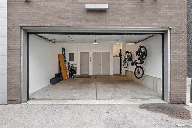 2814 John R Street, Detroit, MI 48201