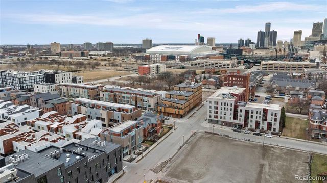 2814 John R Street, Detroit, MI 48201