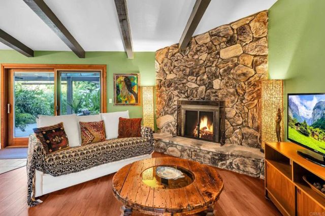 9675 Indian Creek Way, Escondido, CA 92026