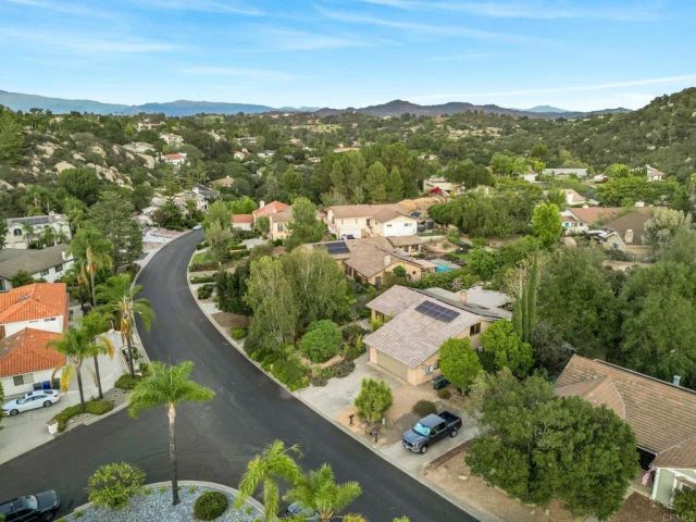 9675 Indian Creek Way, Escondido, CA 92026