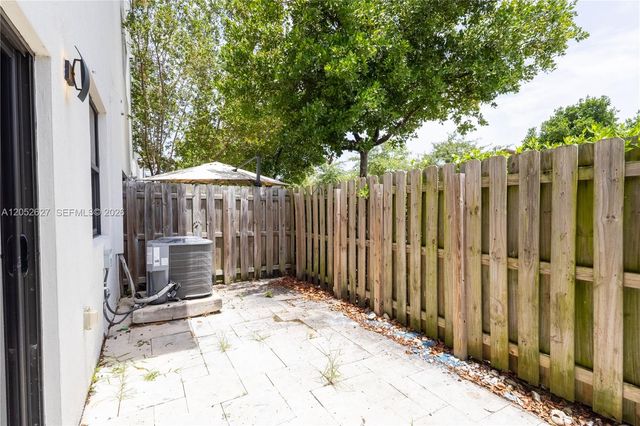 10407 NW 82nd St 12, Doral, FL 33178