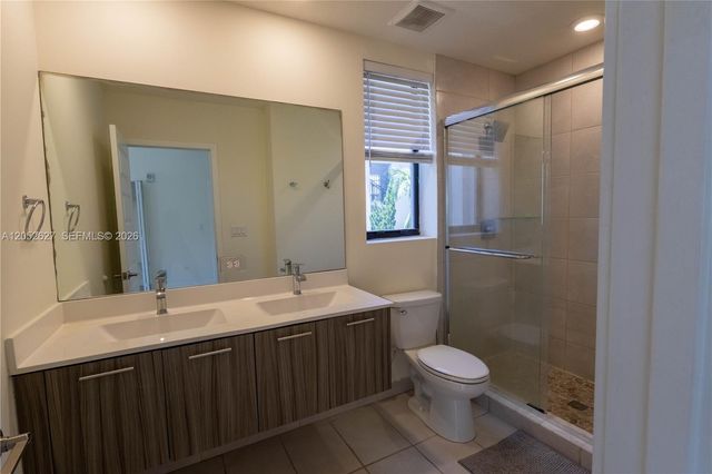 10407 NW 82nd St 12, Doral, FL 33178