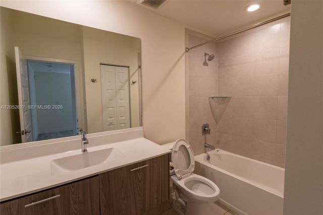 10407 NW 82nd St 12, Doral, FL 33178
