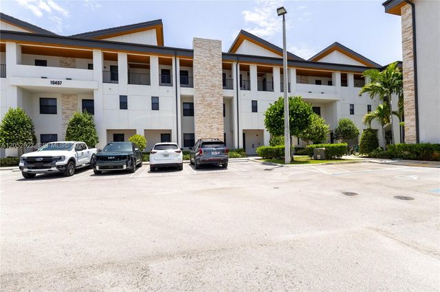 10407 NW 82nd St 12, Doral, FL 33178