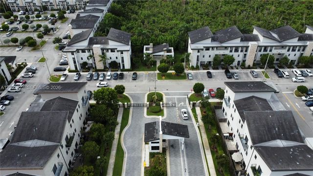 10407 NW 82nd St 12, Doral, FL 33178