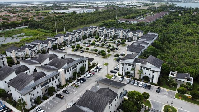10407 NW 82nd St 12, Doral, FL 33178