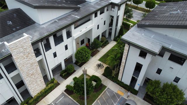 10407 NW 82nd St 12, Doral, FL 33178