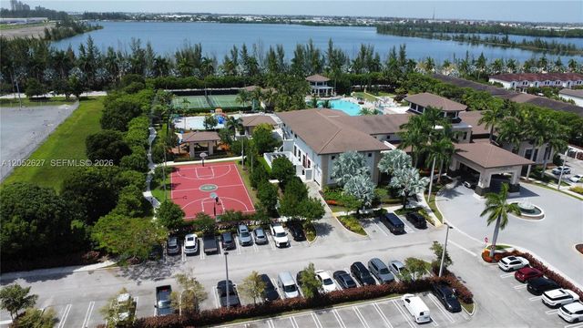 10407 NW 82nd St 12, Doral, FL 33178