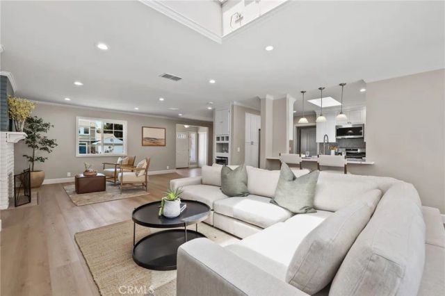 2114 Ostrom, Long Beach, CA 90815