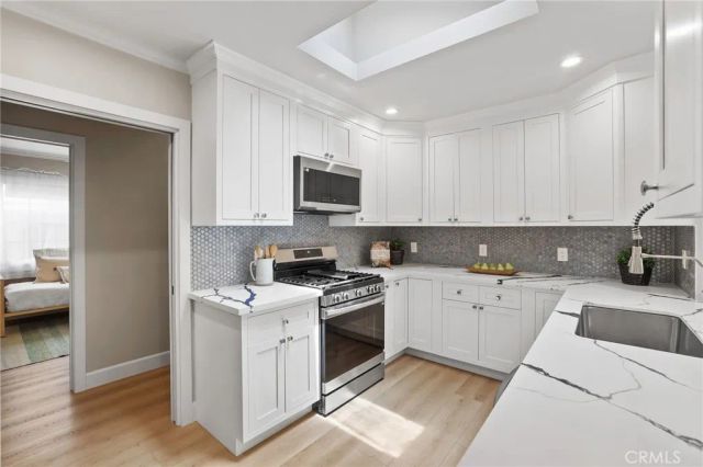 2114 Ostrom, Long Beach, CA 90815