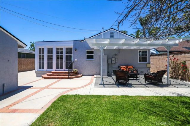 2114 Ostrom, Long Beach, CA 90815