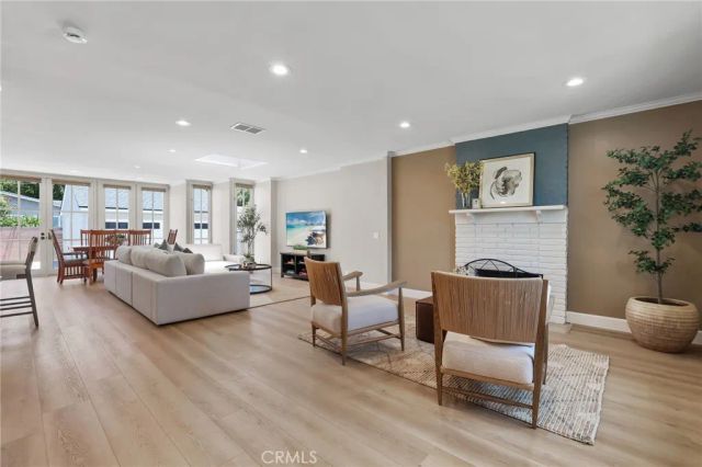 2114 Ostrom, Long Beach, CA 90815