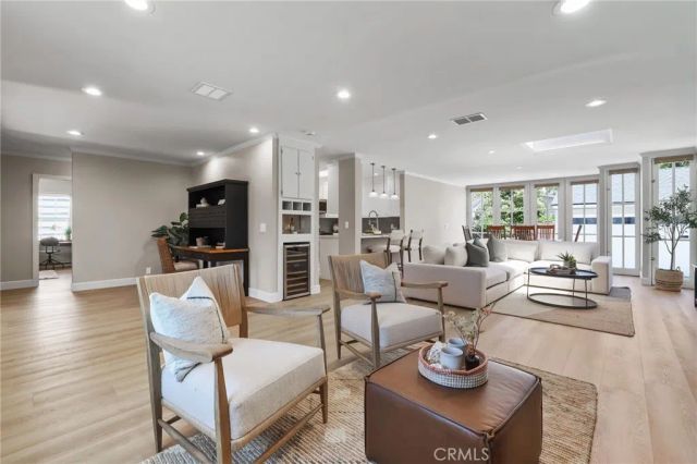 2114 Ostrom, Long Beach, CA 90815