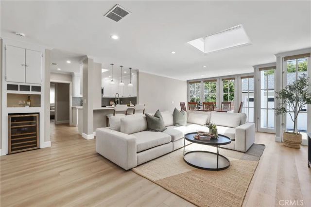 2114 Ostrom, Long Beach, CA 90815