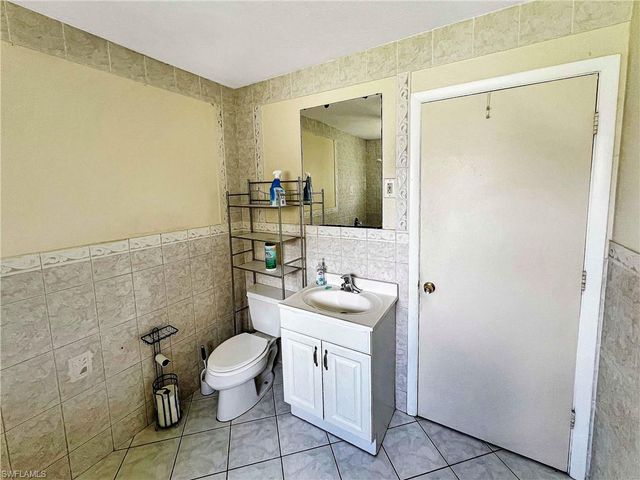 2466 Lakeshore CIR, Port Charlotte, FL 33952