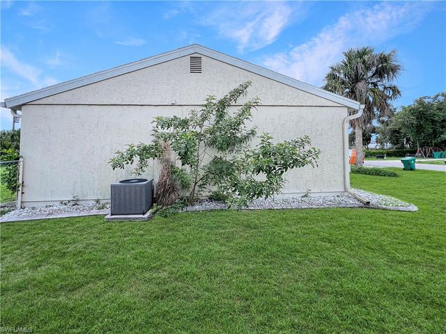 2466 Lakeshore CIR, Port Charlotte, FL 33952