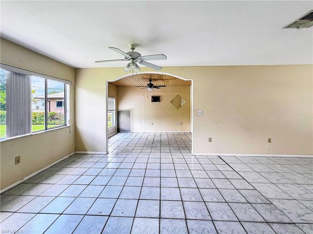 2466 Lakeshore CIR, Port Charlotte, FL 33952