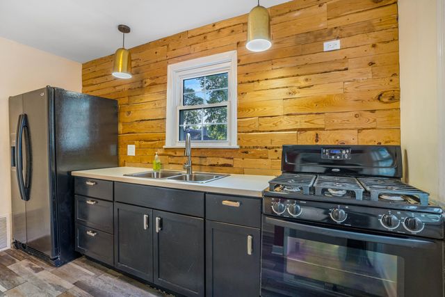 6734 Baring Avenue, Hammond, IN 46324