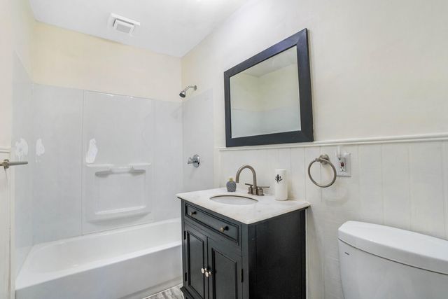 6734 Baring Avenue, Hammond, IN 46324
