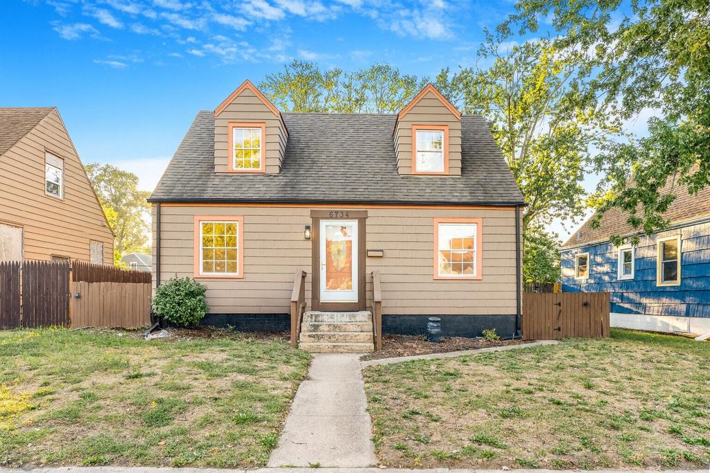 6734 Baring Avenue, Hammond, IN 46324