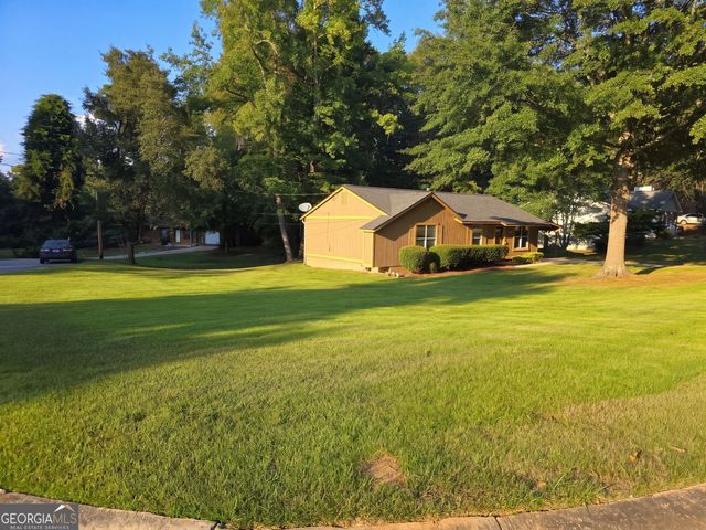 3118 Caliente Lane, Rex, GA 30273