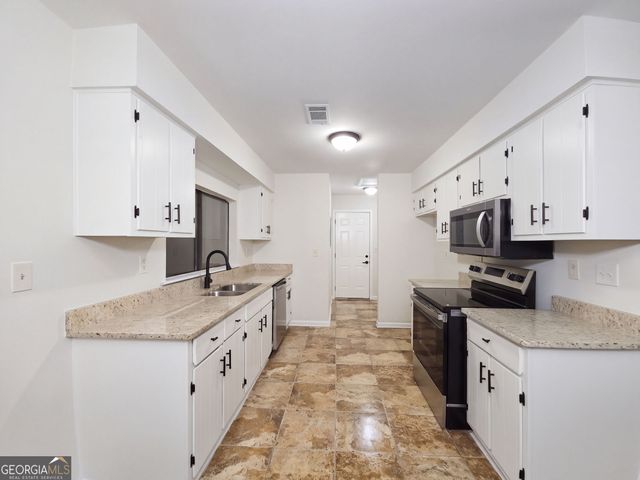 3118 Caliente Lane, Rex, GA 30273
