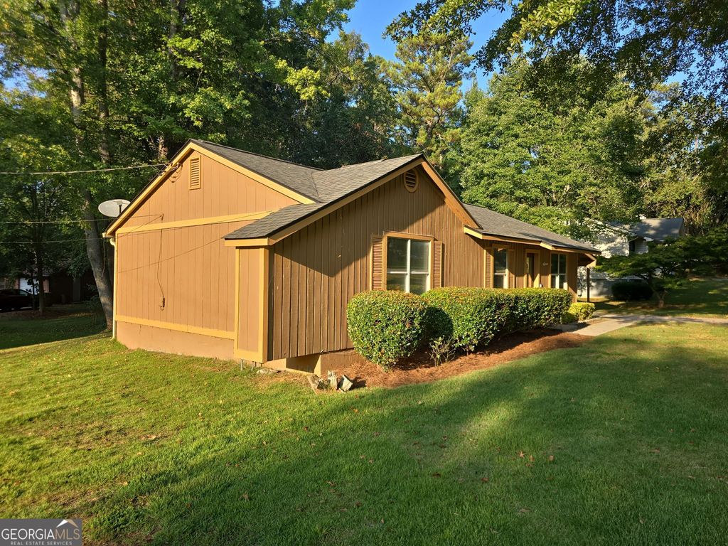 3118 Caliente Lane, Rex, GA 30273