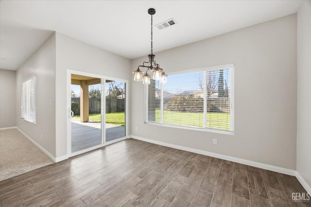 1909 Suncrisp Lane, Bakersfield, CA 93312